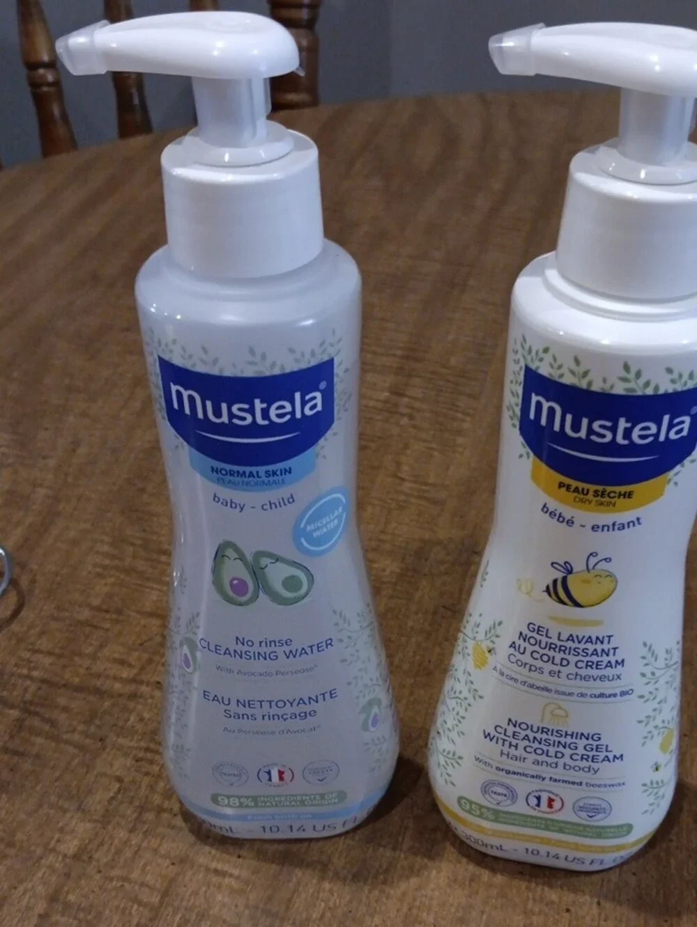 Mustela Baby Cleansing Water & Nourishing Cleansing Gel — White